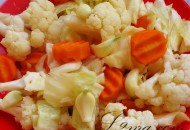 مخلل القرنبيط و الملفوف و الجزر