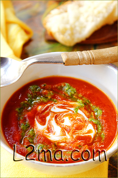 شوربة كريم البندورة بالبيستو