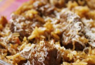 يوفيتسي / صينية اللحمة و راس العصفور على الطريقة اليونانية