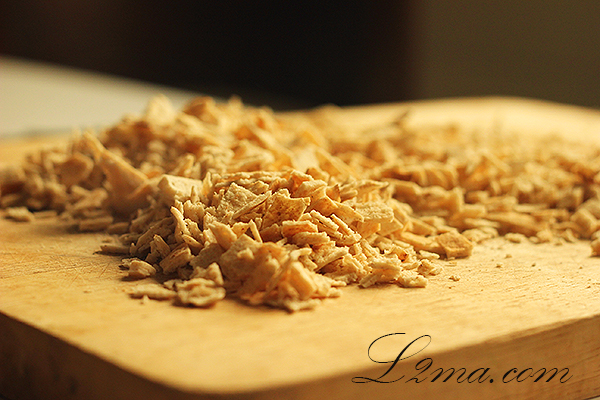 الخبز مقطع مكعبات صغيرة