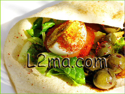 سندويش البيض و الزيتون