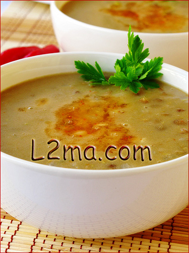 شوربة العدس الأسمر على الطريقة التركية