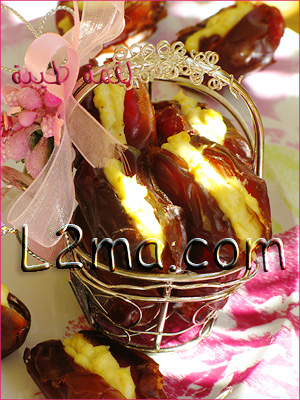 ثلاث طرق لذيذة للتمر المحشي ثلاث طرق لذيذة للتمر المحشي