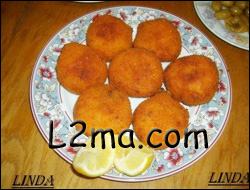 كرات البطاطا بحشوة اللحمة و الجبنة كرات البطاطا بحشوة اللحمة و الجبنة