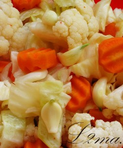 مخلل القرنبيط و الملفوف و الجزر