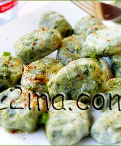 نيوكي السبانخ بصوص الميرمية و الزبدة