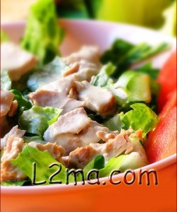 سلطة التونا بالطحينة