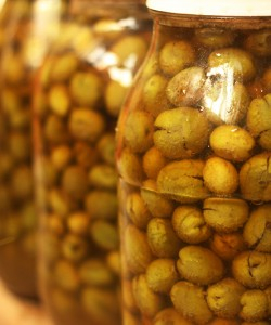 تحضير و حفظ الزيتون المكسر