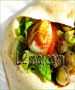 سندويش البيض و الزيتون